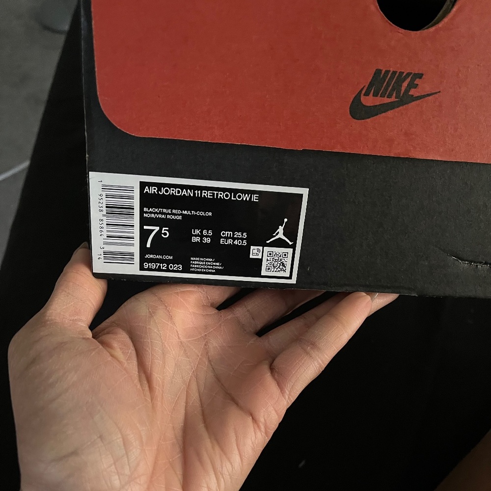 AIR JORDAN 11 LOWS